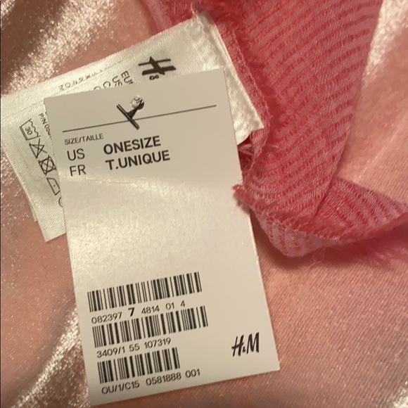 Scarf/Wrap - Picture 2 of 3